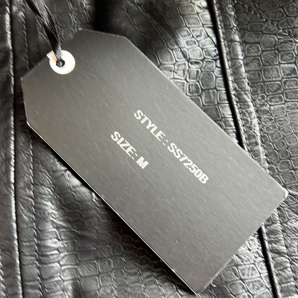 Medium black leather skirt from Nordstrom rack / Stella Luce brand - Picture 2 of 8